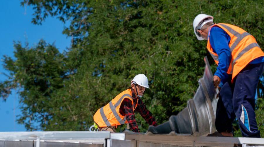 Expert Emergency Roof Repairs services in Wenona, IL